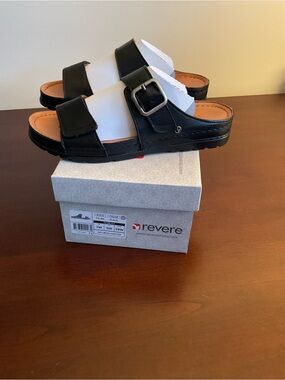 Revere Black Sandals 7W NWT